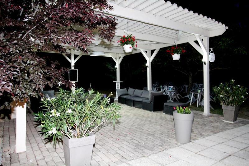 Auberge Des Pins Туретс Екстериор снимка