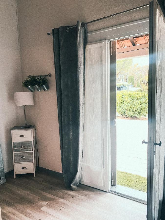 Auberge Des Pins Туретс Екстериор снимка