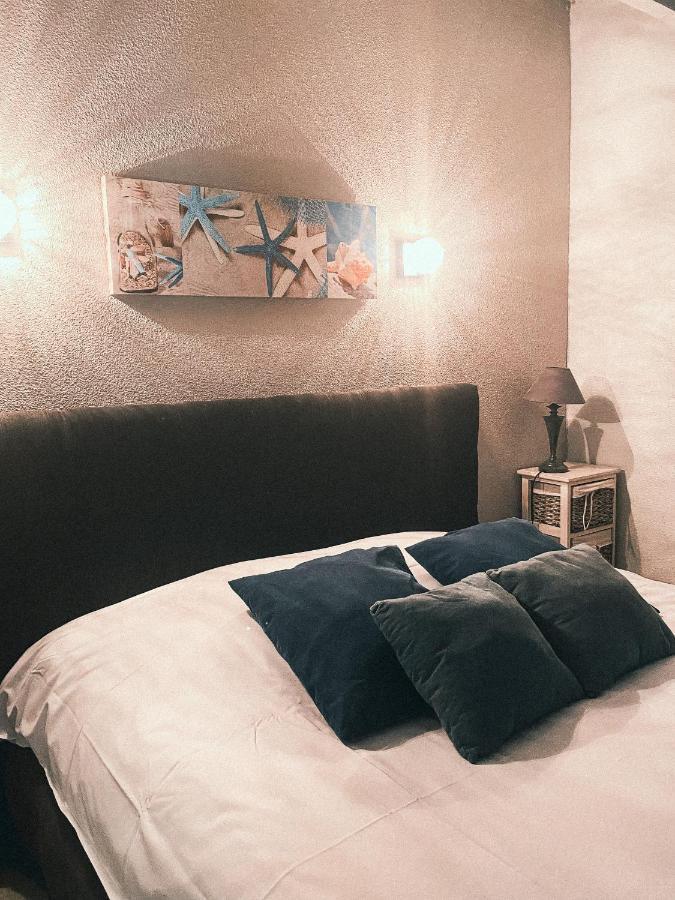 Auberge Des Pins Туретс Екстериор снимка