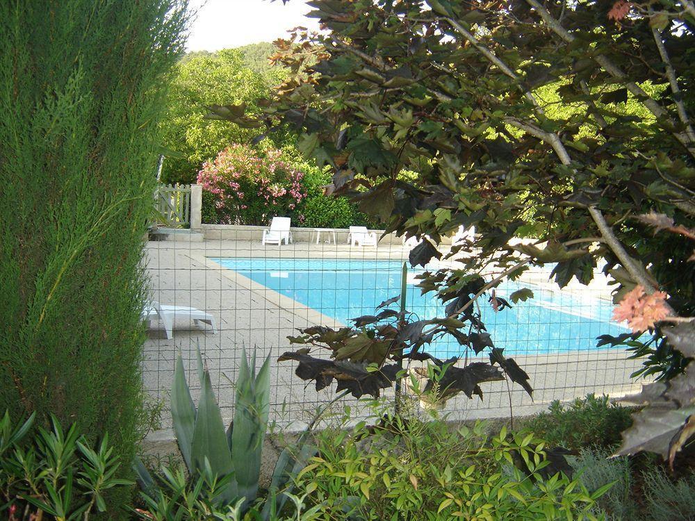 Auberge Des Pins Туретс Екстериор снимка