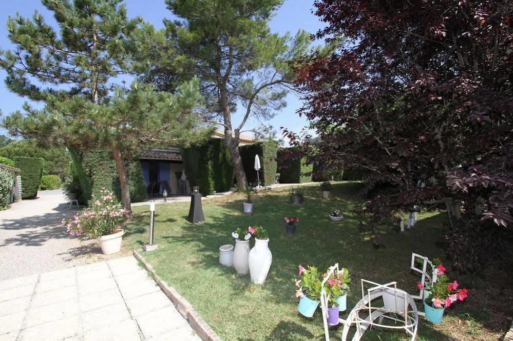Auberge Des Pins Туретс Екстериор снимка