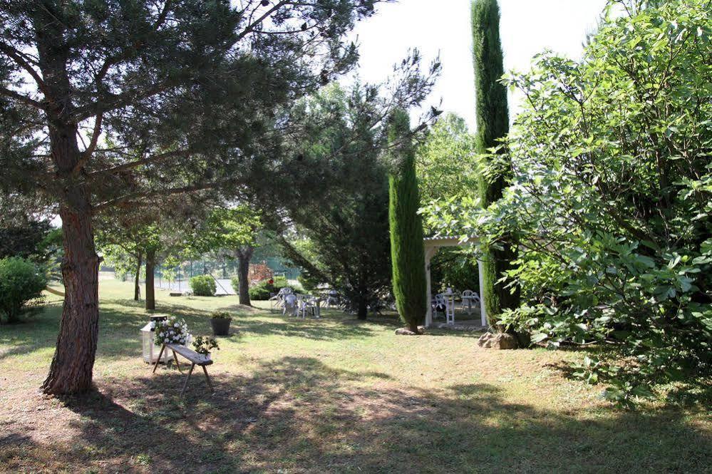 Auberge Des Pins Туретс Екстериор снимка