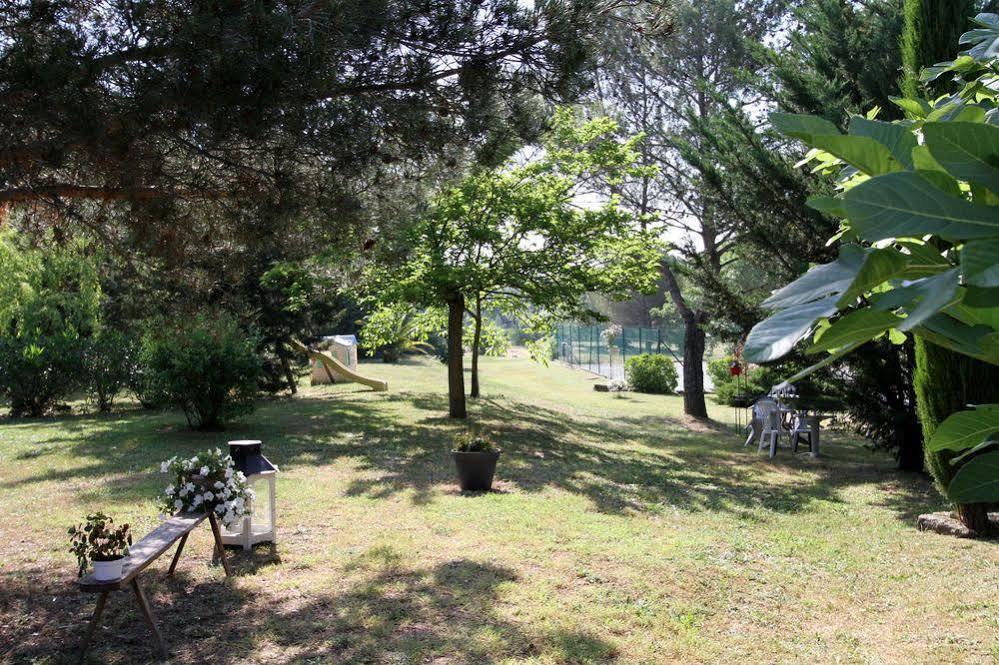 Auberge Des Pins Туретс Екстериор снимка