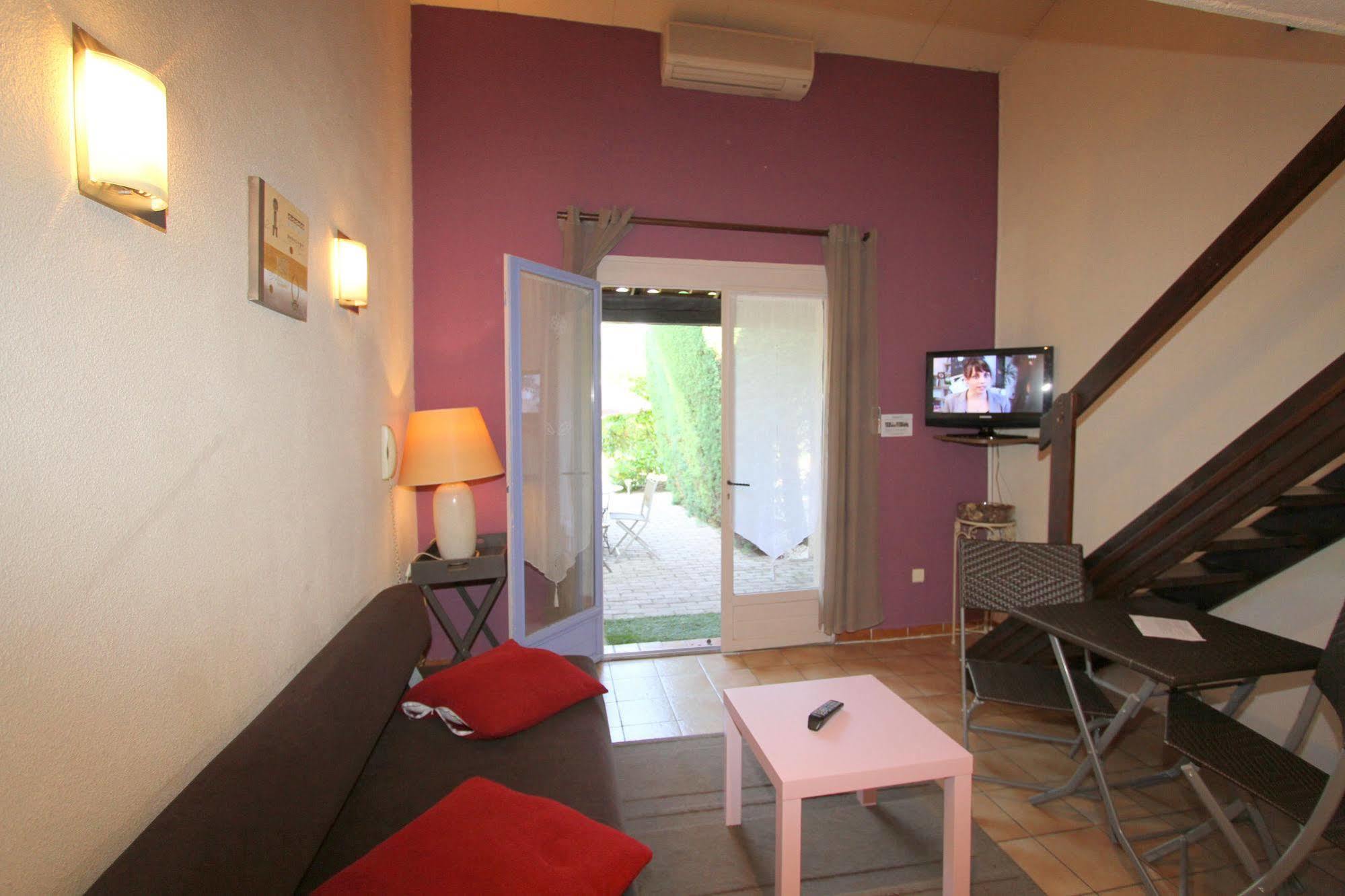 Auberge Des Pins Туретс Екстериор снимка