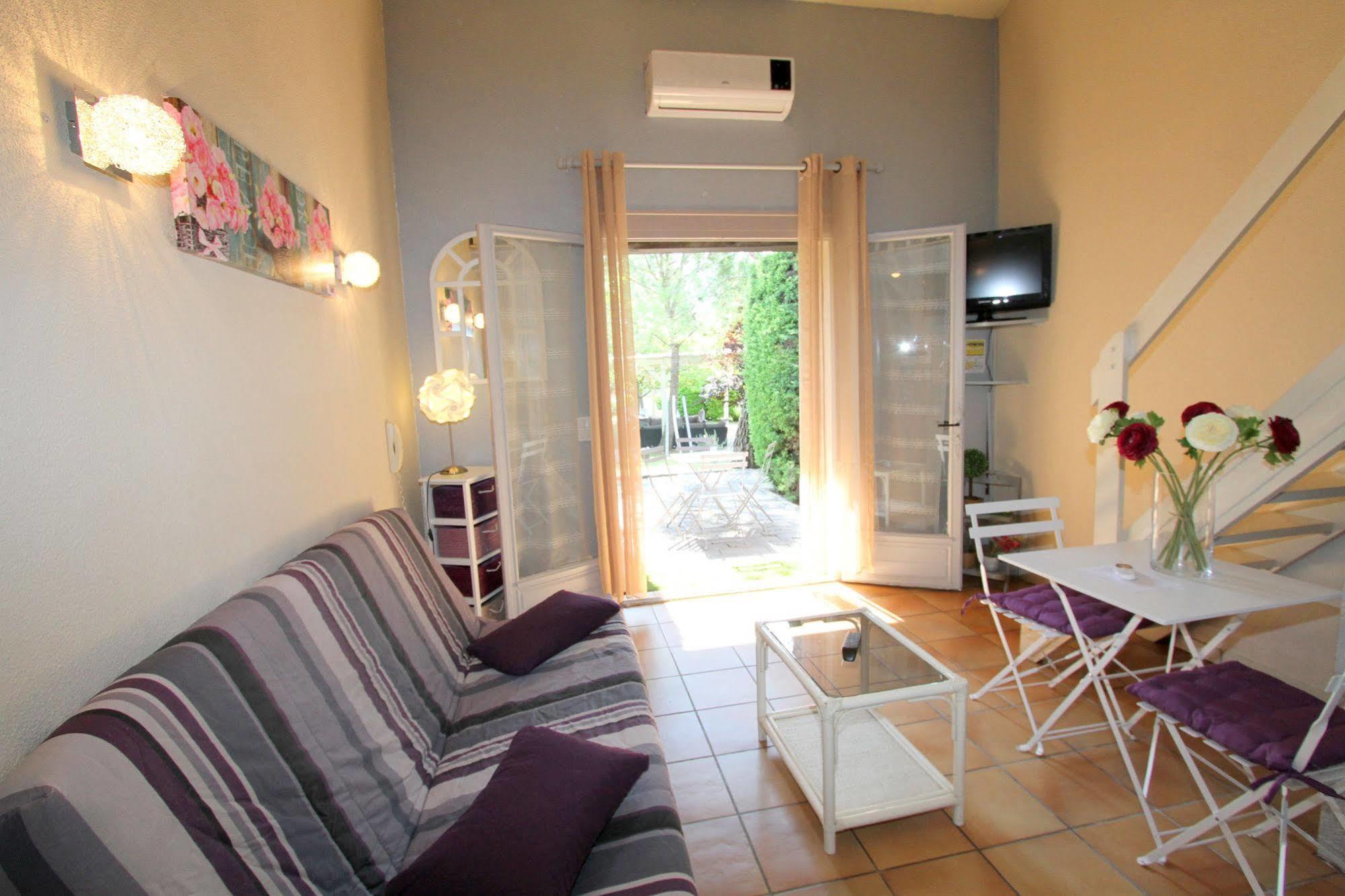 Auberge Des Pins Туретс Екстериор снимка