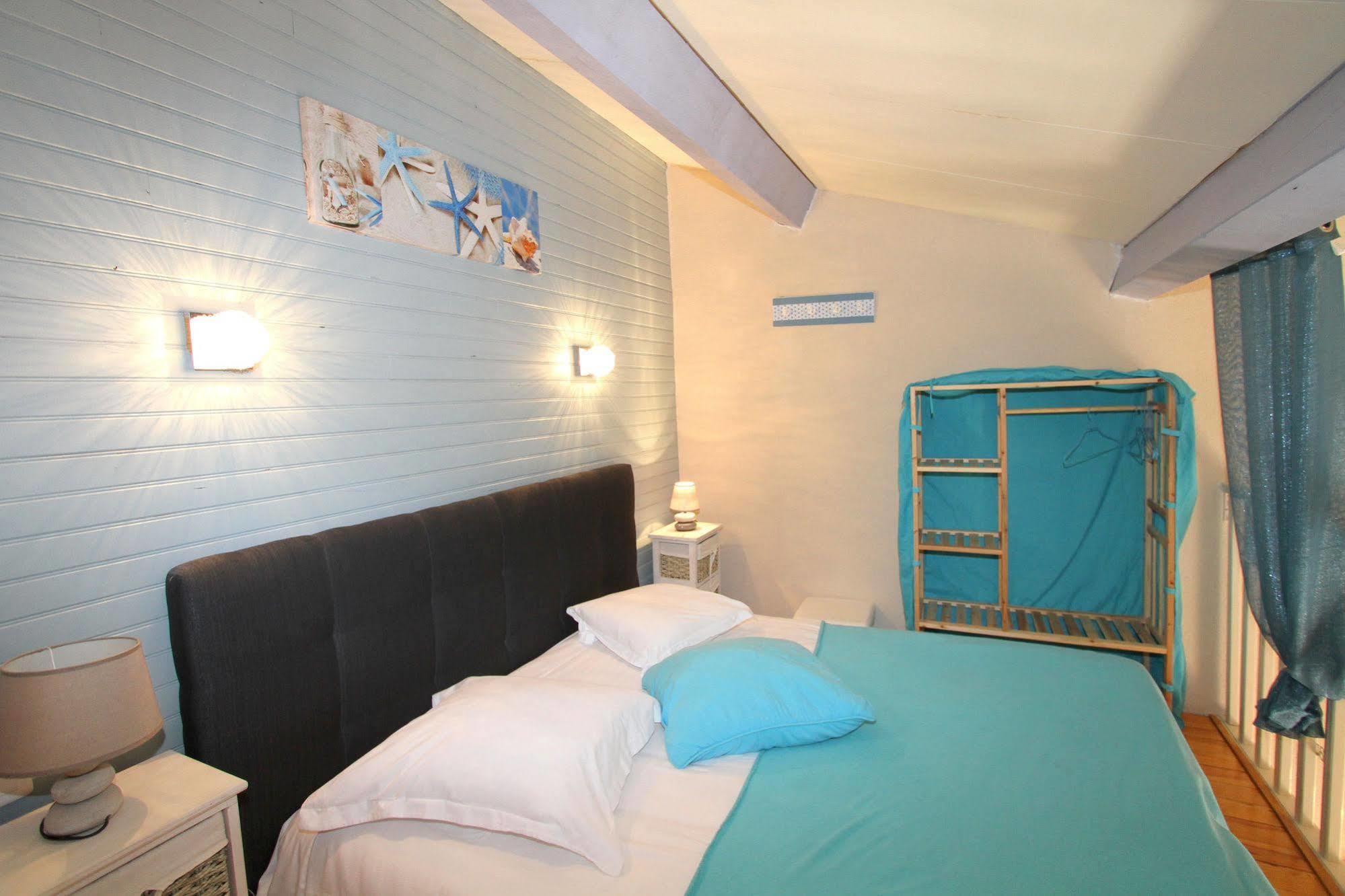 Auberge Des Pins Туретс Екстериор снимка